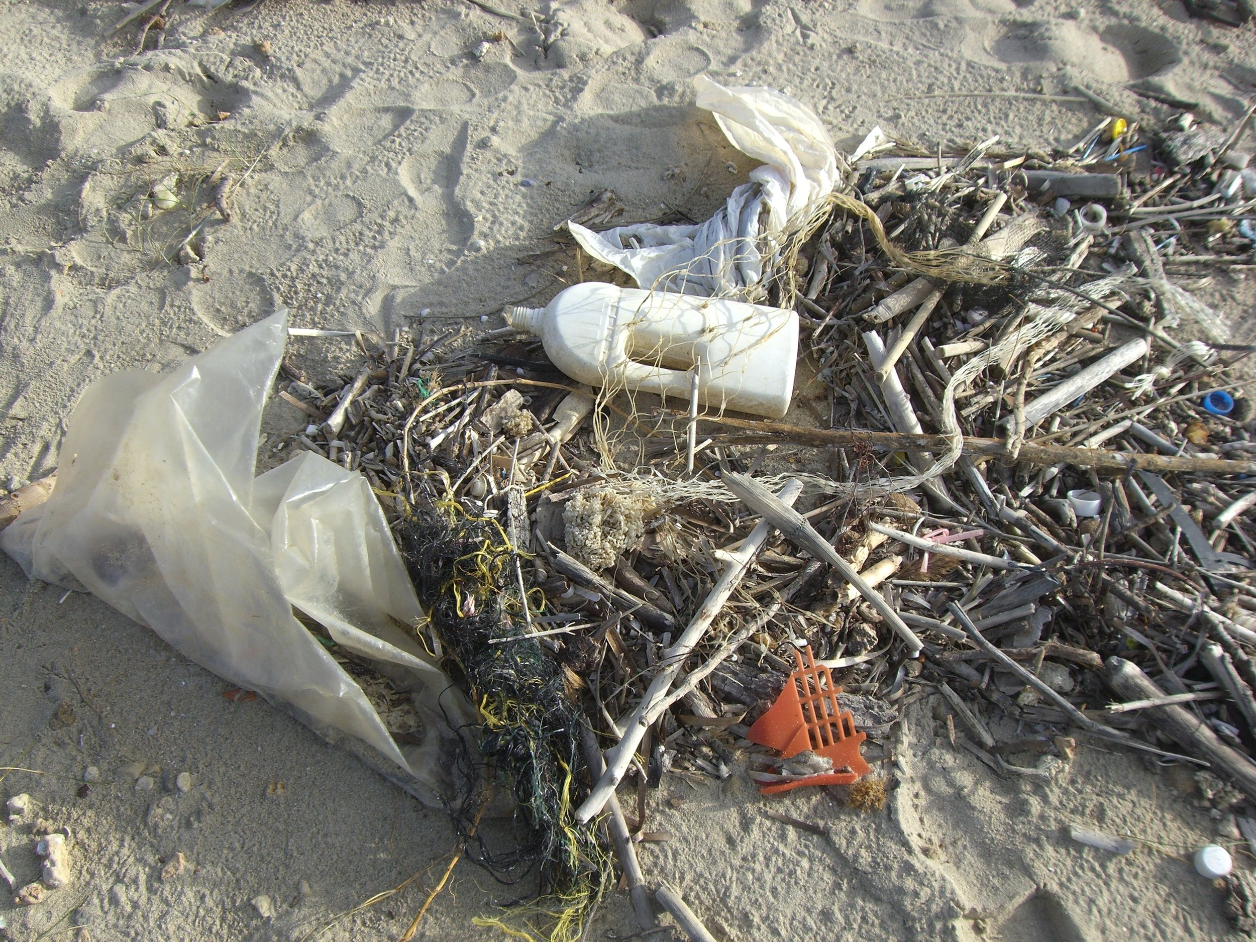 beach-sea-plastic-environment-soil-material-612100-pxhere.com.jpg
