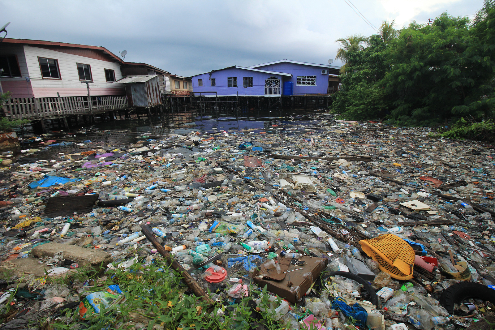 bigstock-SEMPORNA-MALAYSIA--CIRCA-MAY-238772497.jpg
